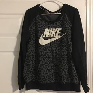 WOMEN'S Nike crew neck